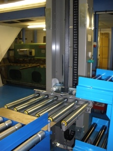 Reciprocating vertical conveyor